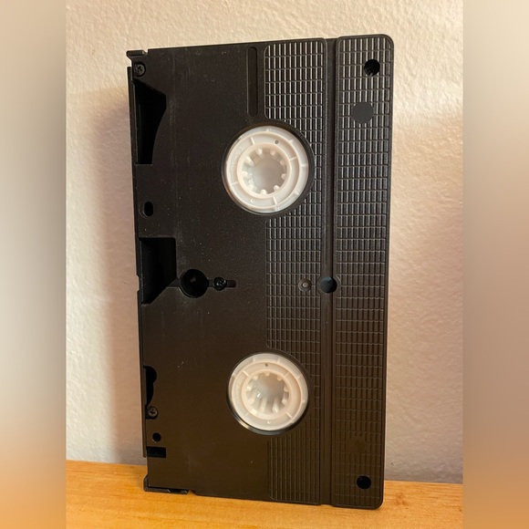 🏆 Vintage Monty Python & The Holy Grail Columbia Tristar Home Video Cassette 🏆 - Picture 3 of 5